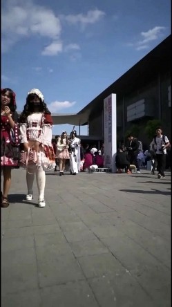 国产SAKURA漫展CD抄底偷拍高颜值Cos小姐姐系列 截图5