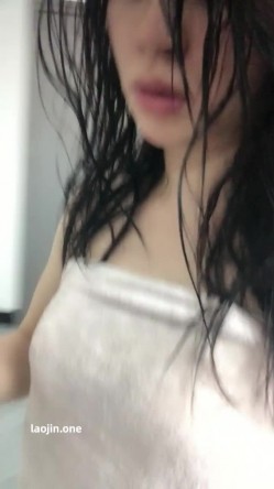 重庆28岁小少妇，真实良家居家，【好吃半兽人】，闺房独自洗澡，这对奶子真完美 截图14