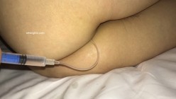 少妇被情人灌醉后出卖,四指头塞逼.脚拇指塞菊,和朋友一起玩! 截图2