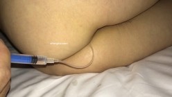 少妇被情人灌醉后出卖,四指头塞逼.脚拇指塞菊,和朋友一起玩! 截图7