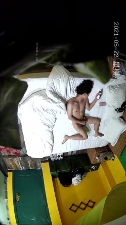 最新流出情趣酒店摄像头偷拍F罩杯巨乳妹子与男友开房激情啪啪 截图5