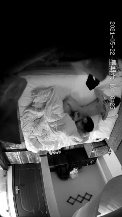 最新流出情趣酒店摄像头偷拍F罩杯巨乳妹子与男友开房激情啪啪 截图6