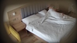 安防酒店偷拍气质韵味少妇与光头佬酒店私会偷情笑靥如花狠狠榨取他 截图7
