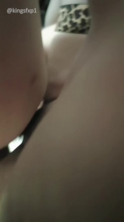 【欣怡】00后美少女和大叔的淫靡乱交生活 无套内射 急速抽插 爆浆痉挛 爽晕了 截图3