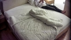 酒店偷拍 气质大奶美少妇幽会闺蜜老公开房偷情干了两炮匆匆离开 截图1