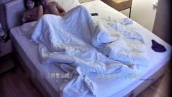 酒店偷拍 气质大奶美少妇幽会闺蜜老公开房偷情干了两炮匆匆离开 截图9