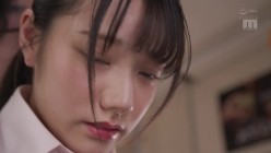 MIDV-185 通学中の電車で痴●集団にイキ堕とされた私… 嫌がる制服女子の身動きを奪い敏感性 截图2