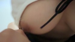 河北清纯妹子被一束花拿下 完美调教戴着大口球全裸躺在床上 只能发出一串又闷又软的嗯嗯嗯 截图15