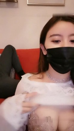 高颜值长相甜美妹子自慰啪啪 按摩器震动逼逼呻吟娇喘口交后入猛操 截图2