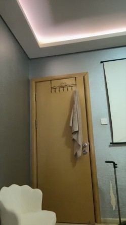 今年最美名媛，奶子超级大【喵呜酱】下海福利，天然车大灯玩到虚脱，道具自慰，狼粉疯狂舔屏 截图7
