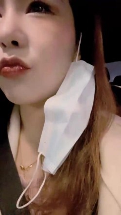 【狐狸不是妖啊】宝马御姐 与金主楼道露出野战 户外车震 双女自慰道具爆浆 截图2