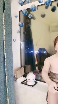 【是有容吖】好高的颜值仙女 明亮金色大眼睛 巨大的乳房 干净无毛的鲍鱼 截图2