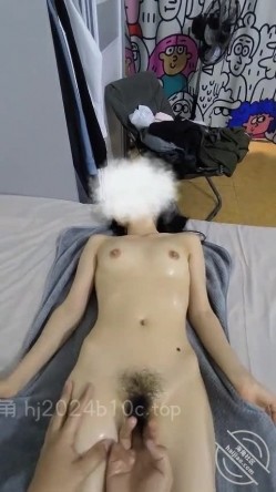 海角社区淫乱大神我与前女友姐姐 ️给姐姐精油按摩，肉棒直接滑入姐姐体内 无套抱着抽插高潮不断 截图6