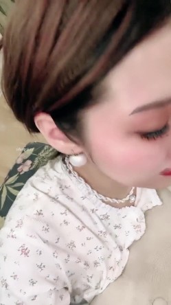 【戴眼镜的老师】淫荡三女 狂约技师 争着吃鸡吧 无套啪啪 骑乘吃奶 内射 口爆 截图13