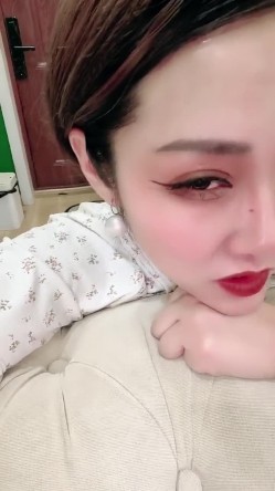 【戴眼镜的老师】淫荡三女 狂约技师 争着吃鸡吧 无套啪啪 骑乘吃奶 内射 口爆 截图16