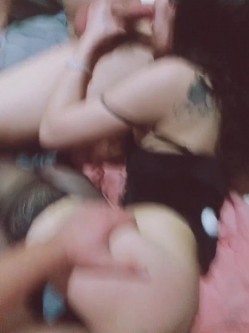 极品身材高挑御姐『YH216』绿帽男友找单男操性瘾女友 自己一旁观看撸屌 截图1