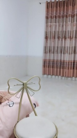 推荐，19岁正青春，【大一学妹赚生活费】，颜值高，清纯校花型，逼逼没被男友用几次，真美 截图4