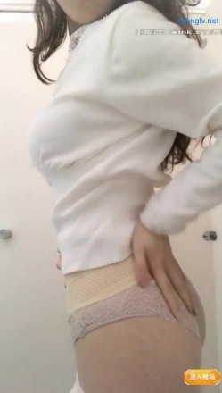 这才是真正的魔鬼身材，美少女拥有如此傲人的身材，丝袜美腿 木瓜大奶子【贵在真实】办公室自己工位上自慰，公司厕所里自慰 截图1