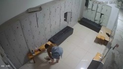 舞蹈班《监控破解》偷拍多位美女学员后台换衣服 截图3