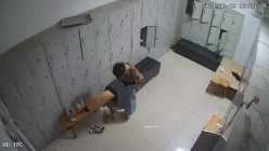 舞蹈班《监控破解》偷拍多位美女学员后台换衣服 截图6