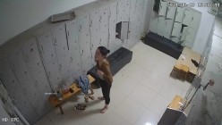 舞蹈班《监控破解》偷拍多位美女学员后台换衣服 截图14