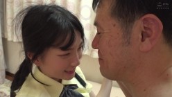 MKON-093 娘に彼氏ができたので、キズモノにされる前に抱くことにしました 伊織ひなの 截图16