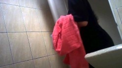 表妹家停电来我家借宿一晚，趁机TP表妹洗澡,脚抬起来搓小腿的时候看到整只裂开嘴的鲍鱼 截图4