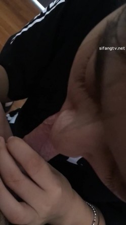 【度云泄密】深圳母狗龚倩莹，保险公司客户经理，平时喜欢勾引客户，喜欢被捆绑在床上玩脚虐嘴，视图流出6V 截图7