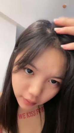 美臀学生，好他妈骚，【昨晚又遇见了你】，小小年纪看着已经是身经百战的状态，掰开逼逼水就自动流，需要男人天天操 截图1