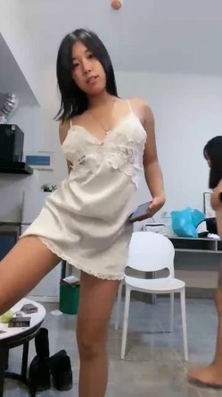 美臀学生，好他妈骚，【昨晚又遇见了你】，小小年纪看着已经是身经百战的状态，掰开逼逼水就自动流，需要男人天天操 截图14