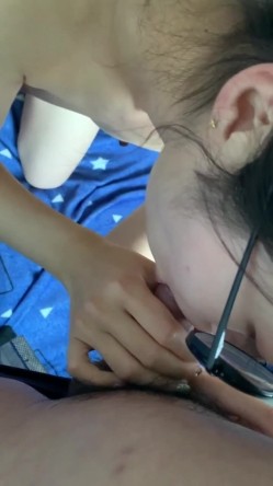 【迷奸睡奸系列】柳州失恋学生妹找干哥哥喝酒醉酒后被干哥哥各种爆艹睡奸！ 截图3