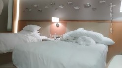 探花朗李寻欢_眼镜代班肥臀大奶外围小姐姐，撕开黑丝镜头前掰B，后入撞击大屁股真刺激3 截图1