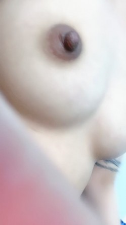 大眼睛长相端庄妹子和男友口交啪啪女上位，无套打桩 截图9