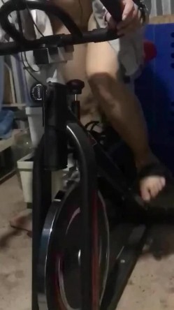 自从花重金买了这个情趣跑步机之后 媳妇儿每天都对它爱不释手！ 截图6
