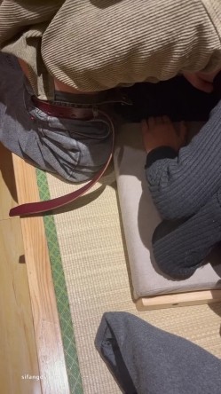超顶淫妻博主，【琼久】，跟其他单男3P，绿帽男在旁边看别人干自己的老婆，好淫荡的画面 截图6