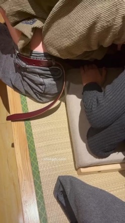 超顶淫妻博主，【琼久】，跟其他单男3P，绿帽男在旁边看别人干自己的老婆，好淫荡的画面 截图8