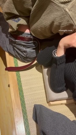 超顶淫妻博主，【琼久】，跟其他单男3P，绿帽男在旁边看别人干自己的老婆，好淫荡的画面 截图12
