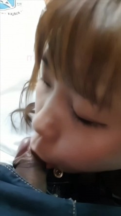 《台湾情侣泄密》已经是宝妈的护理师和相好的偷情 被老公发现愤而曝光她的真面目 截图3