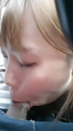 《台湾情侣泄密》已经是宝妈的护理师和相好的偷情 被老公发现愤而曝光她的真面目 截图8