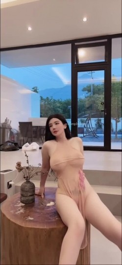初代网红鼻祖，秀人网极品模特【潘娇娇】800R福利，温泉池中水波荡 截图6
