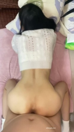 换妻淫妻淫乱盛宴『18号社区』真实原创夫妻交流群自拍投稿，看自己老婆在别人胯下婉转呻吟！ 截图15