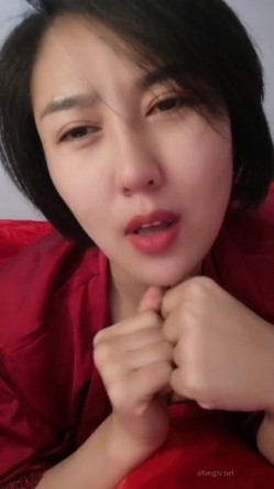 极品【勾魂少妇】美艳少妇让人把持不住 中途和相亲男打电话聊骚 完了就开始自慰 这么淫荡 太反差了！ 截图4
