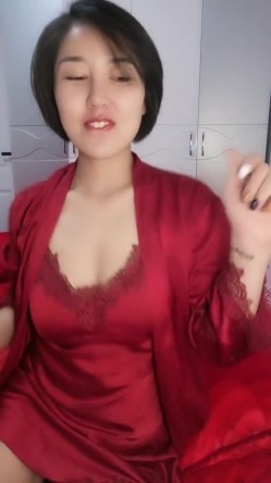 极品【勾魂少妇】美艳少妇让人把持不住 中途和相亲男打电话聊骚 完了就开始自慰 这么淫荡 太反差了！ 截图5