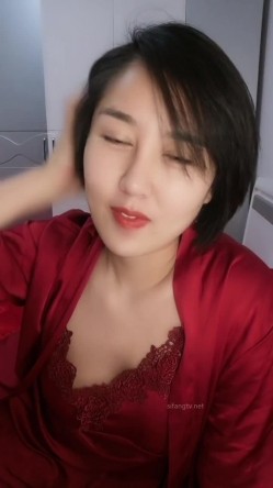 极品【勾魂少妇】美艳少妇让人把持不住 中途和相亲男打电话聊骚 完了就开始自慰 这么淫荡 太反差了！ 截图7