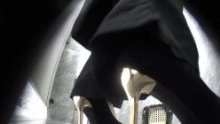 夜总会女厕高清前景偷拍 网红脸美女尿完抖一抖逼毛刮得很干净的白色高跟鞋美女 截图5