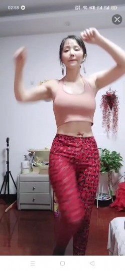 最新抖音泄密！大奶风骚熟女【小妈】骚舞自慰啪啪 截图2