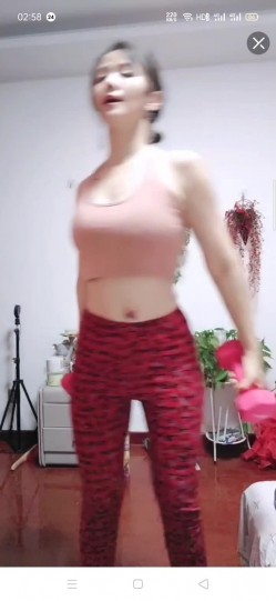 最新抖音泄密！大奶风骚熟女【小妈】骚舞自慰啪啪 截图7