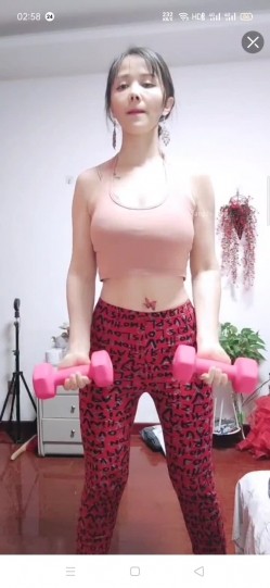 最新抖音泄密！大奶风骚熟女【小妈】骚舞自慰啪啪 截图10