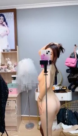 重磅！正宗腿模下海~【腿模颜颜】道具自慰！简直勾人魂魄~ ！极品美女又出新作，让你喷鼻血 截图10