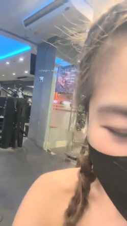 网黄界的黑马，瀑布式喷水，【翘臂桃桃】泰国游，到健身房玩跳蛋，牛郎圈找牛郎，被操的大喷水 截图8